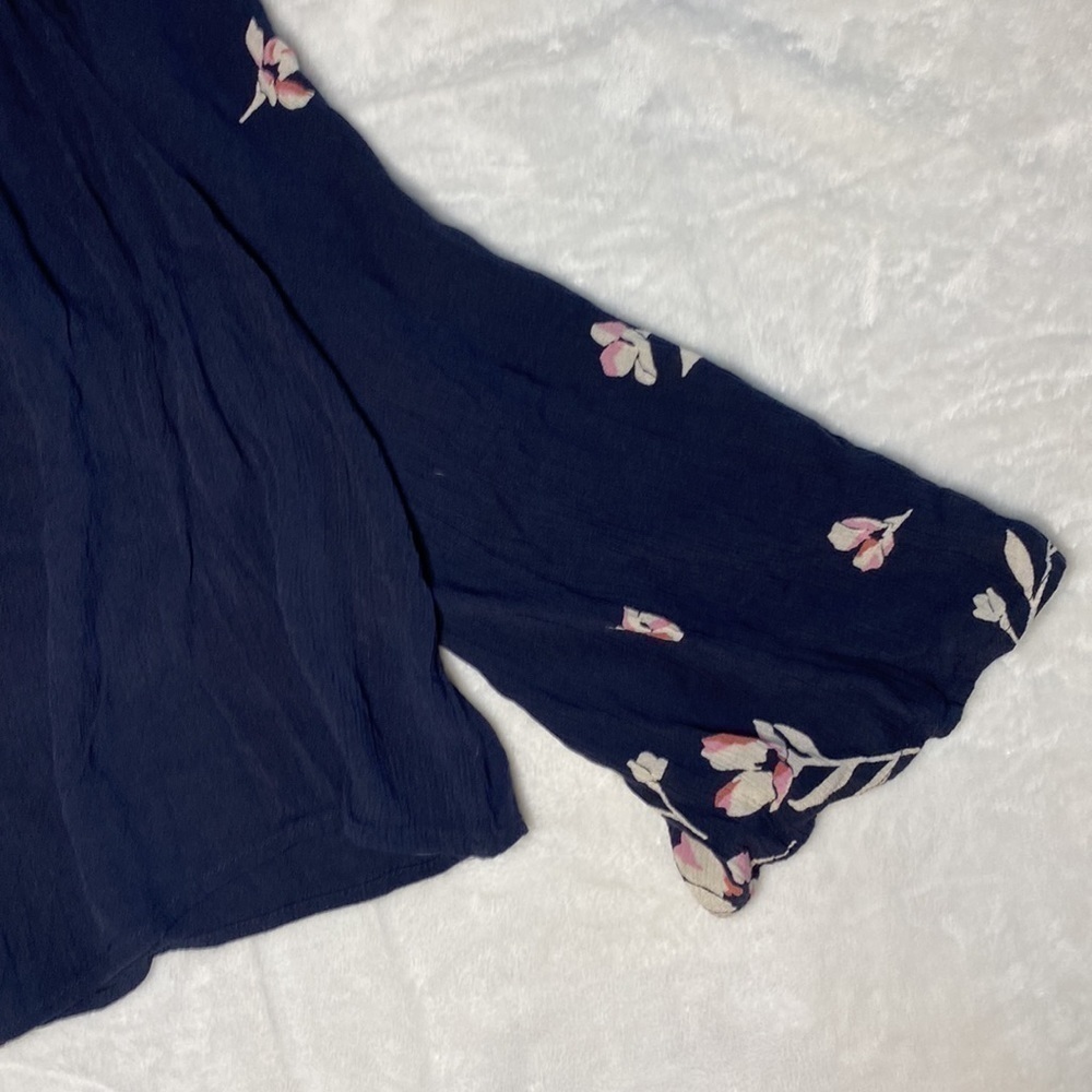 BILLABONG Light It Up Blue Floral Raglan Sleeves Crop Top Size Large - Picture 12 of 16